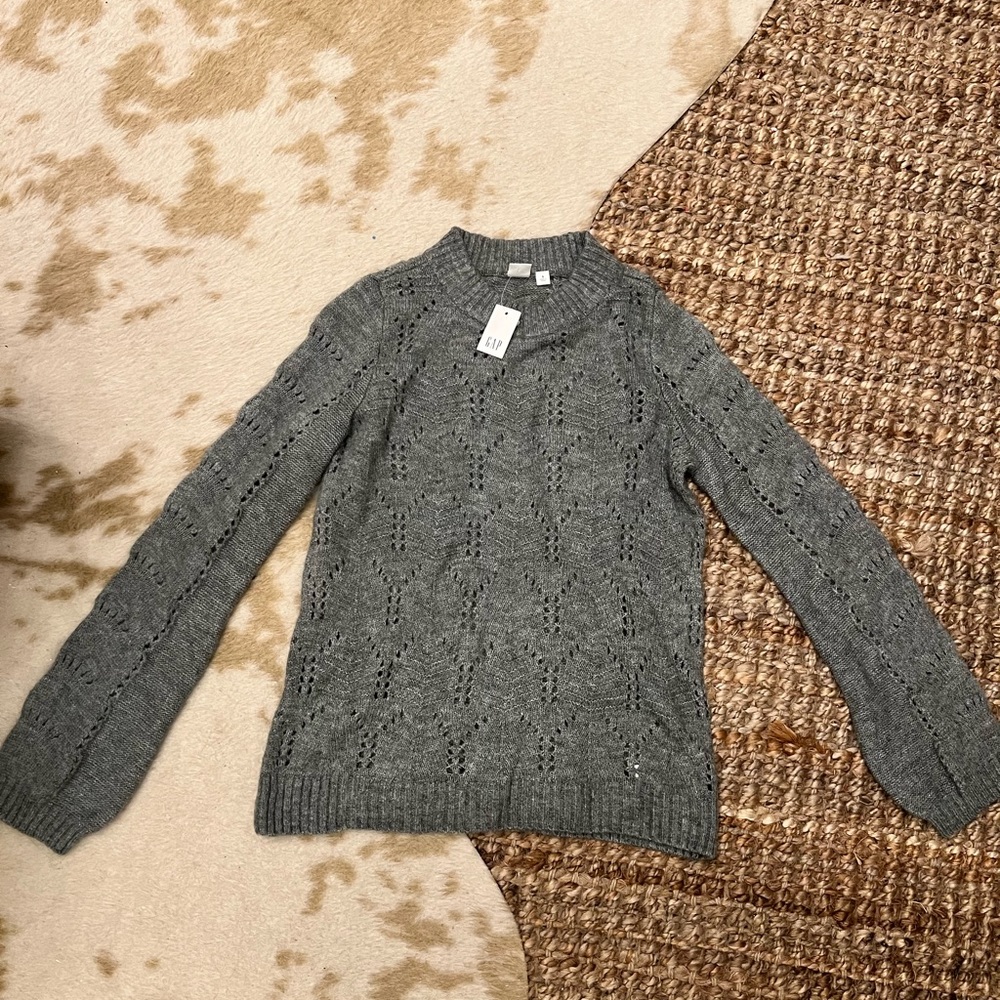 Gap NWT Women’s Knit Crew Neck Sweater